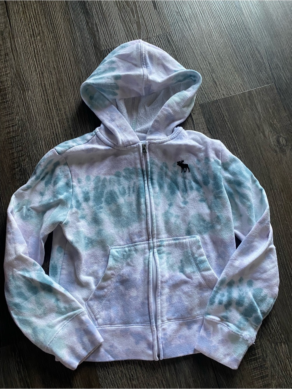 Tie-dye Abercrombie Kids sweatshirt